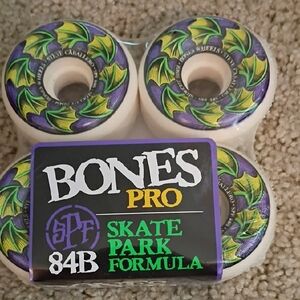 Pro Skate Park Formula Wheels - White and Purple Cabs